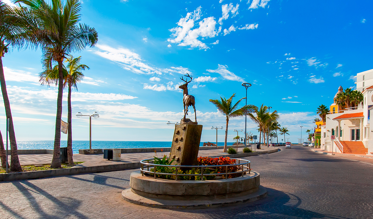 Malecón de Mazatlán Historia actividades Hotel Emporio Mazatlán